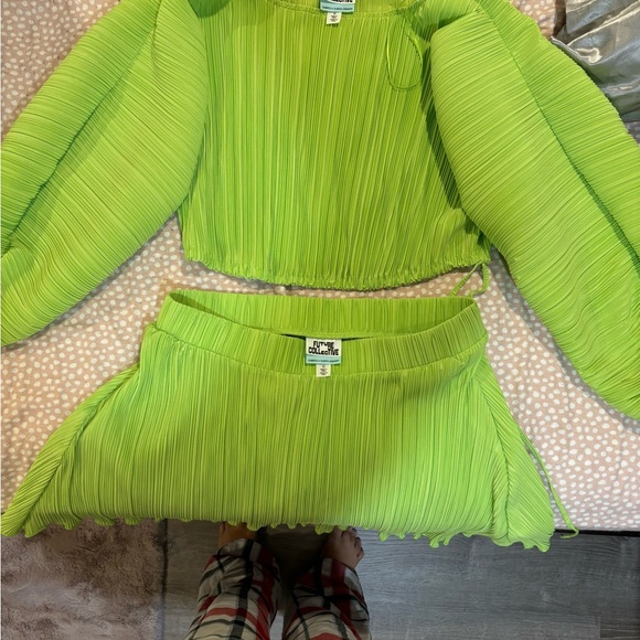 Future Collective by Gabriella Karefa-Johnson Set - Picture 3 of 3